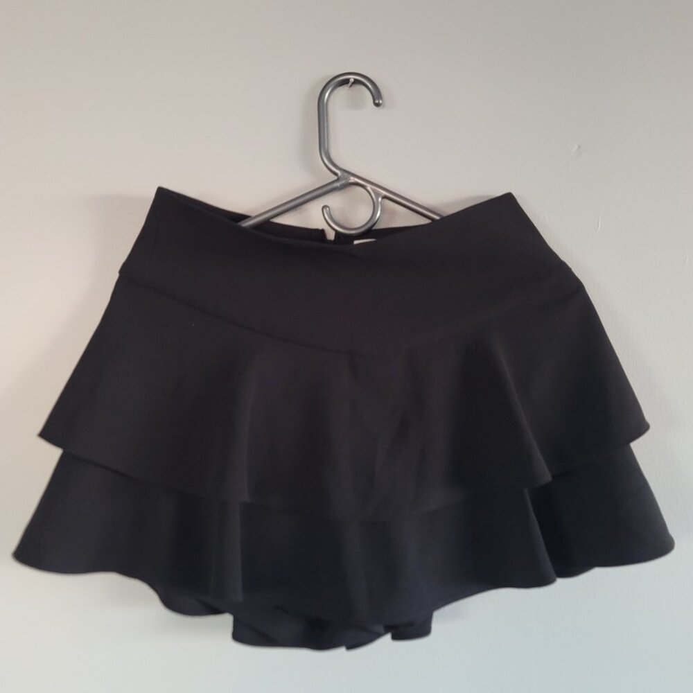Alice + Olivia Skorts Size 2